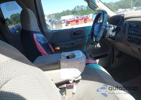 2000 Ford F-150 Lariat/Work Series/Xl/Xlt из США, поврежденный, VIN 1FTRX17WXYNB95722